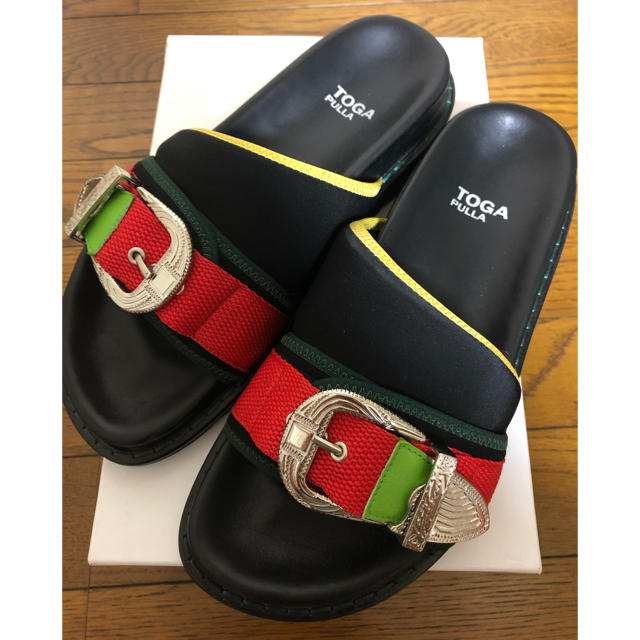 新品 未使用 TOGA PULLA Metal buckle sandals