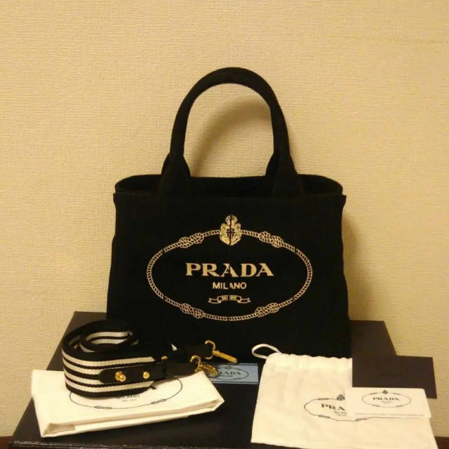 絶大な人気を誇る PRADA カナパ S バッグ - www.m-juhani.com