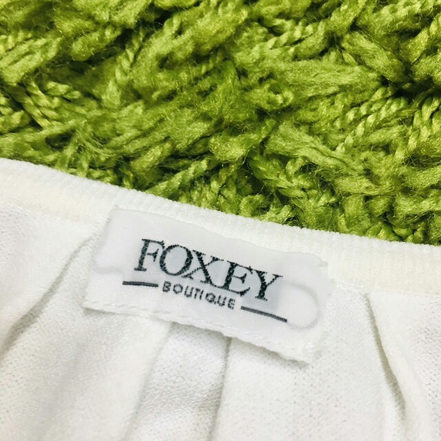 FOXEY(フォクシー)のフォクシー　レディベーシックカーディガン レディースのトップス(カーディガン)の商品写真
