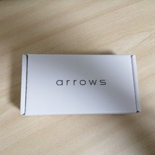 フジツウ(富士通)の新品未開封　arrows M05 ホワイト(スマートフォン本体)