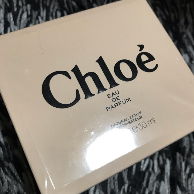 Chloe(クロエ)の♡新品未開封♡Chloe クロエ　オードパルファム　30ml コスメ/美容の香水(香水(女性用))の商品写真