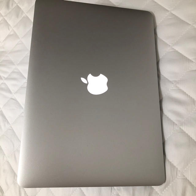 今季ブランド Apple - MacBook Air 2017 美品 箱無しのため安売 ノート