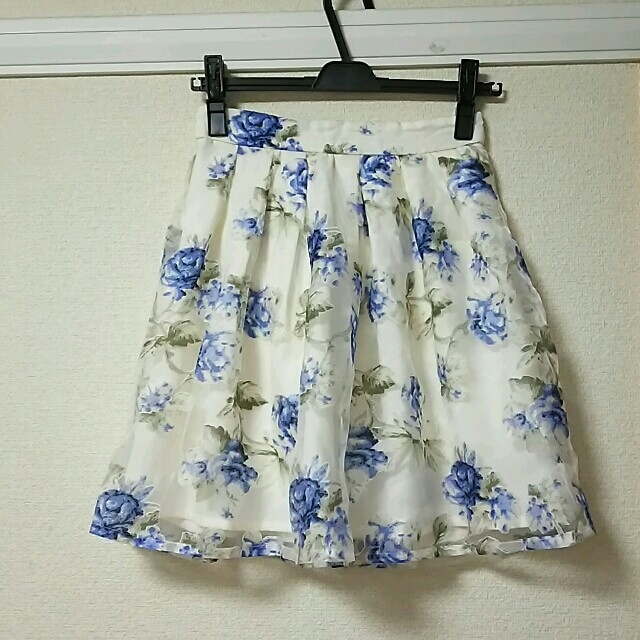 INGNI(イング)のオーガンジー花柄スカート レディースのスカート(ミニスカート)の商品写真