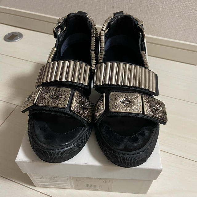 TOGA PULLA メタルスニーカーサンダル 35 【NEW限定品】 www.ismorano