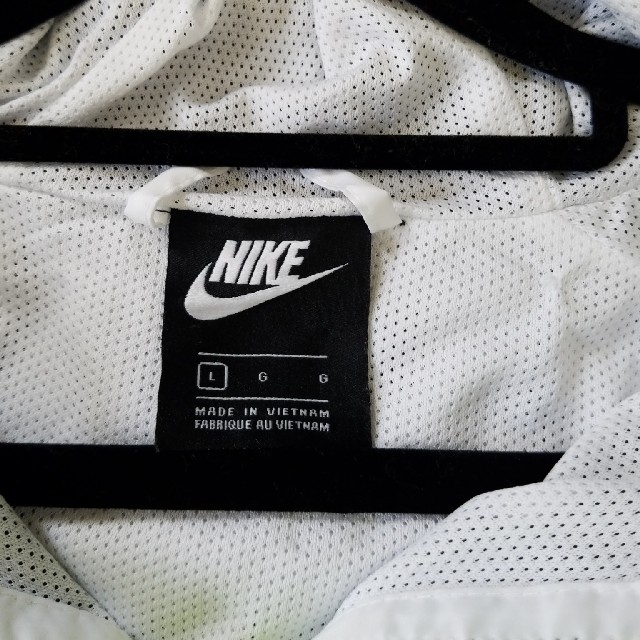 NIKE(ナイキ)のNIKE フーデッド ウィンドブレーカー size L メンズのジャケット/アウター(ナイロンジャケット)の商品写真