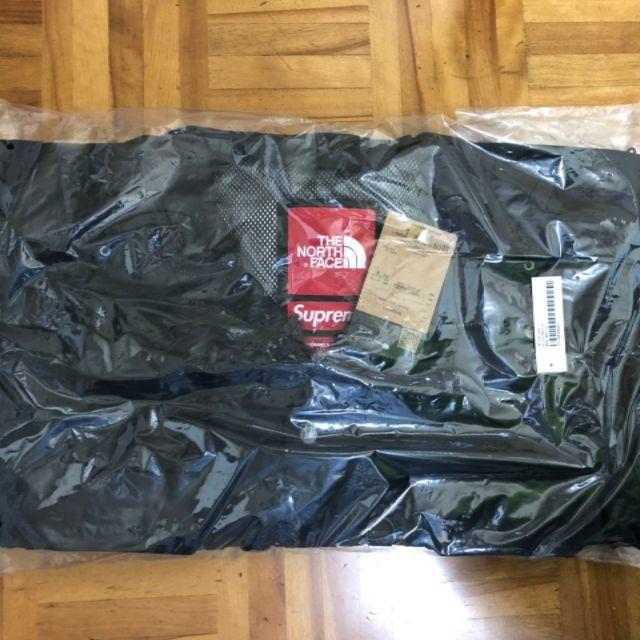 Supreme(シュプリーム)のSupreme The North Face Cargo Vest シュプリーム メンズのトップス(ベスト)の商品写真