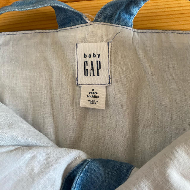 babyGAP(ベビーギャップ)のbaby GAP デニムワンピース キッズ/ベビー/マタニティのキッズ服女の子用(90cm~)(ワンピース)の商品写真