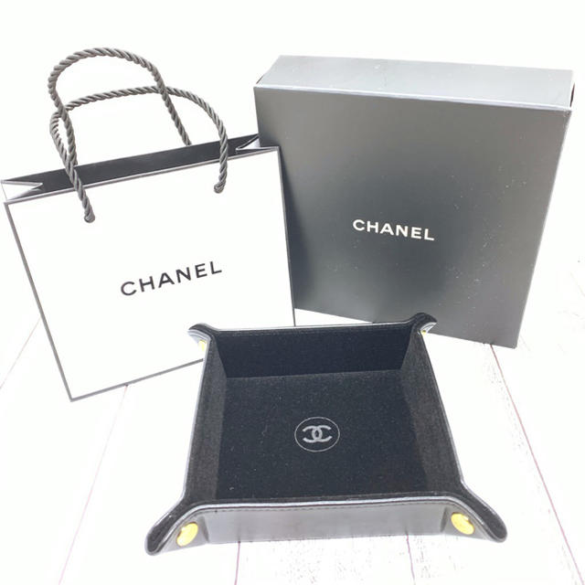 CHANEL(シャネル)のSAE様　専用シャネル     ジュエリートレー　　レザートレー インテリア/住まい/日用品のインテリア小物(小物入れ)の商品写真