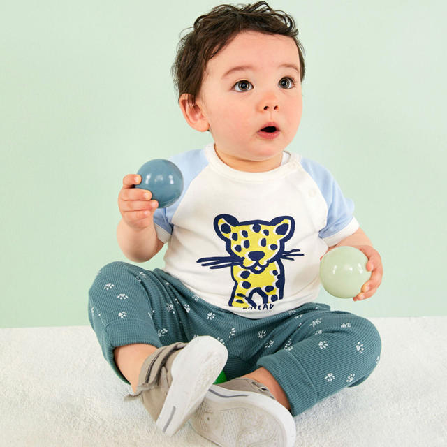 PETIT BATEAU(プチバトー)のとんちゃん様専用　新品未使用　プチバトー　36m プリント半袖Tシャツ　ヒョウ キッズ/ベビー/マタニティのベビー服(~85cm)(Ｔシャツ)の商品写真