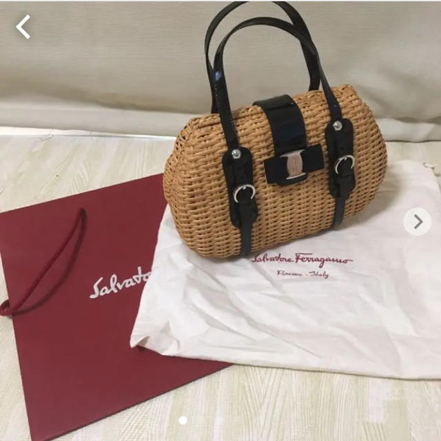 Salvatore Ferragamo   未使用に近いフェラガモ カゴバッグの通販