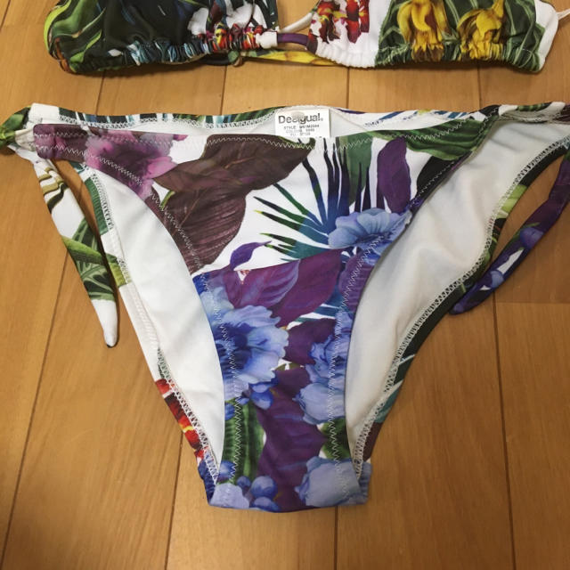 DESIGUAL(デシグアル)のDesigual Swimwear デシグアル 水着 2点セット ビキニ 花柄 レディースの水着/浴衣(水着)の商品写真