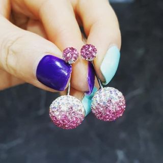 スワロフスキー(SWAROVSKI)のキラキラグラデーションピアス　ピンクSALE(ピアス)