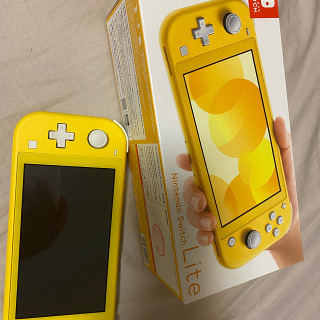 Nintendo Switch(ニンテンドースイッチ)のNintendo Switch Lite イエロー エンタメ/ホビーのゲームソフト/ゲーム機本体(家庭用ゲーム機本体)の商品写真