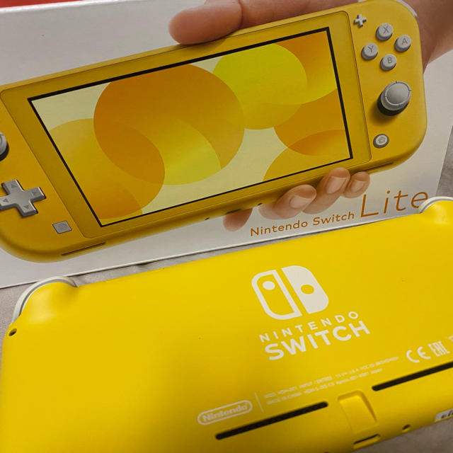 Nintendo Switch(ニンテンドースイッチ)のNintendo Switch Lite イエロー エンタメ/ホビーのゲームソフト/ゲーム機本体(家庭用ゲーム機本体)の商品写真