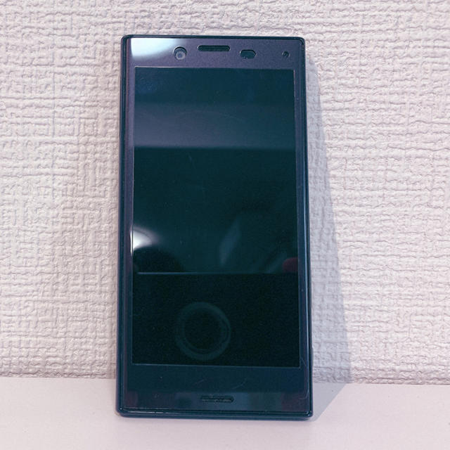 NTTdocomo(エヌティティドコモ)のXperia X Compact Black 32 GB docomo  スマホ/家電/カメラのスマートフォン/携帯電話(スマートフォン本体)の商品写真