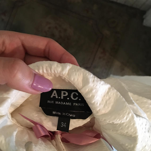 A.P.C(アーペーセー)の最終価格🐰A.P.C. silk blouse. レディースのトップス(シャツ/ブラウス(長袖/七分))の商品写真