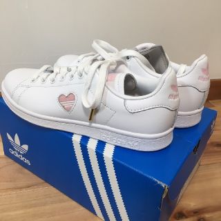 アディダス キティ スニーカー(レディース)の通販 24点 | adidasの