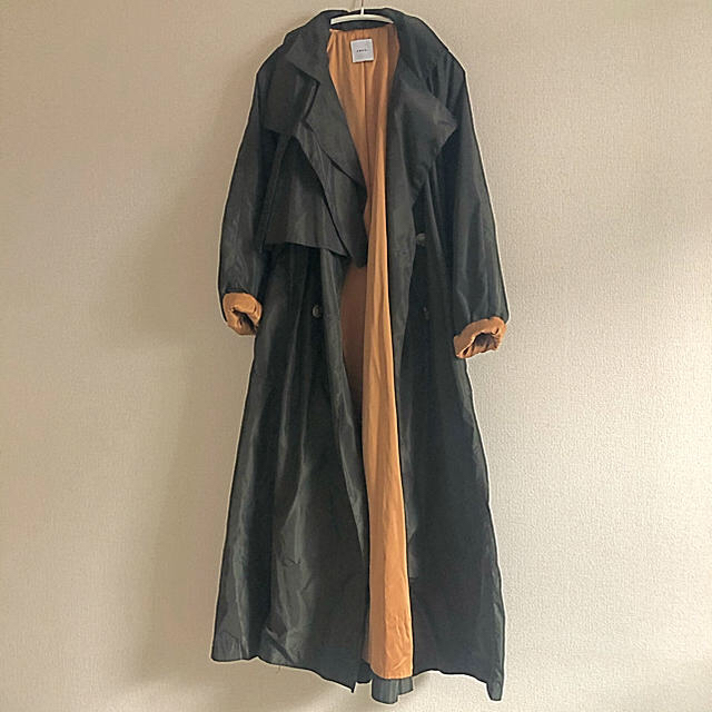 Ameri VINTAGE(アメリヴィンテージ)のameri SHAKA SHAKA OVER TRENCH COAT アメリ レディースのジャケット/アウター(トレンチコート)の商品写真