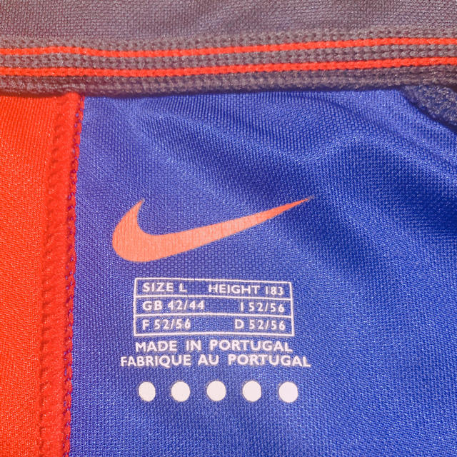 NIKE(ナイキ)のバルセロナ復刻ユニフォーム(クライフ) スポーツ/アウトドアのサッカー/フットサル(ウェア)の商品写真