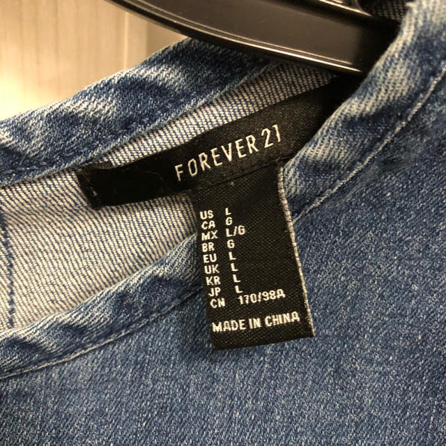 FOREVER 21(フォーエバートゥエンティーワン)のストレッチデニムワンピース レディースのワンピース(ミニワンピース)の商品写真