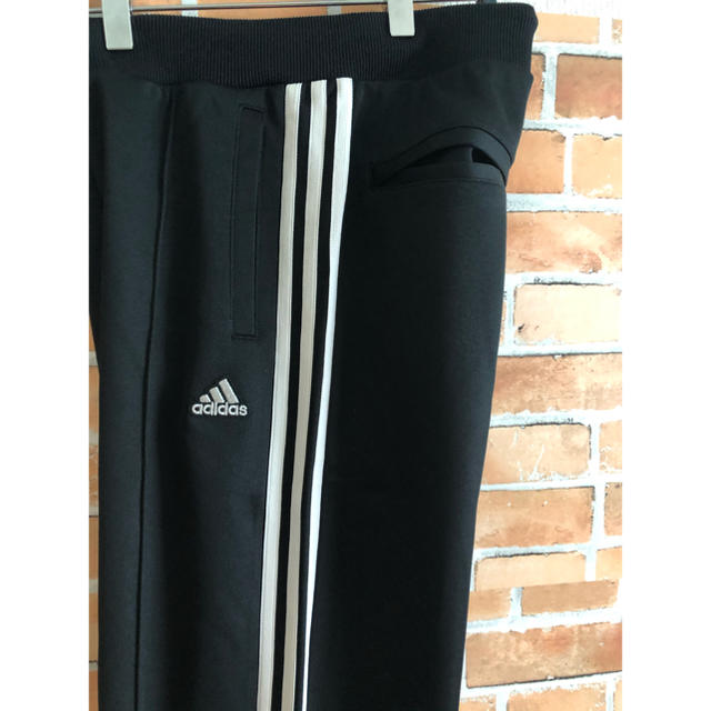 adidas(アディダス)のadidas トラックパンツ ジャージ　MOUSSYコラボ　【新品】 レディースのパンツ(カジュアルパンツ)の商品写真