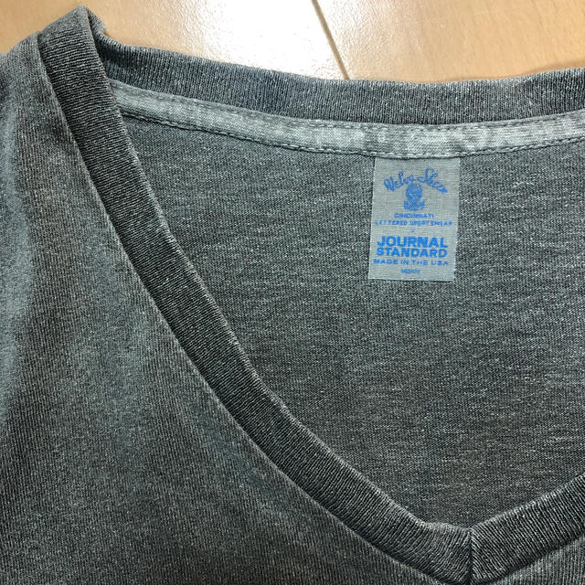 JOURNAL STANDARD(ジャーナルスタンダード)のジャーナル別注のベルバシーンVネックT メンズのトップス(Tシャツ/カットソー(半袖/袖なし))の商品写真