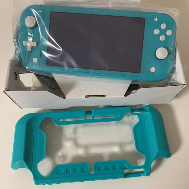 任天堂(ニンテンドウ)のマリリン様専用です。switch lite 本体 エンタメ/ホビーのゲームソフト/ゲーム機本体(携帯用ゲーム機本体)の商品写真