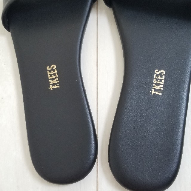 DEUXIEME CLASSE(ドゥーズィエムクラス)の美品　TKEES ALEX サンダル　黒　tkees レディースの靴/シューズ(サンダル)の商品写真