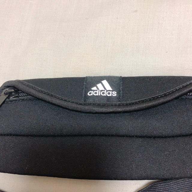 adidas(アディダス)のadidas ネッククーラー 新品 ブラック スポーツ/アウトドアのスポーツ/アウトドア その他(その他)の商品写真