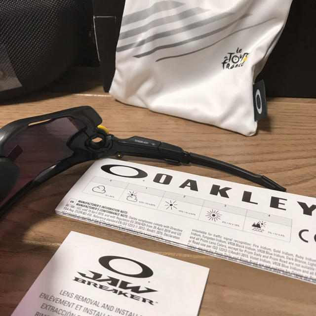 Oakley(オークリー)のオークリーサングラス　ジョウブレイカー　ツールドフランス限定カラー スポーツ/アウトドアの自転車(ウエア)の商品写真