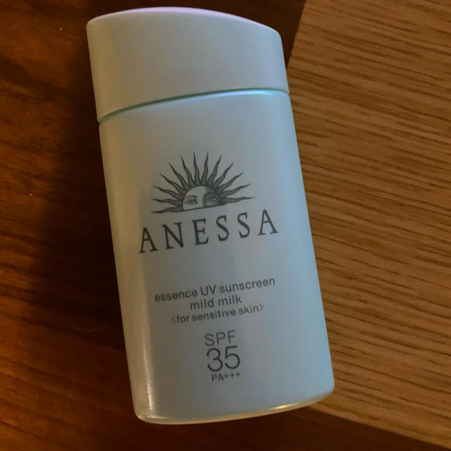ANESSA(アネッサ)のアネッサ　エッセンスuvマイルドミルク　新品未使用　日焼け止め コスメ/美容のボディケア(日焼け止め/サンオイル)の商品写真