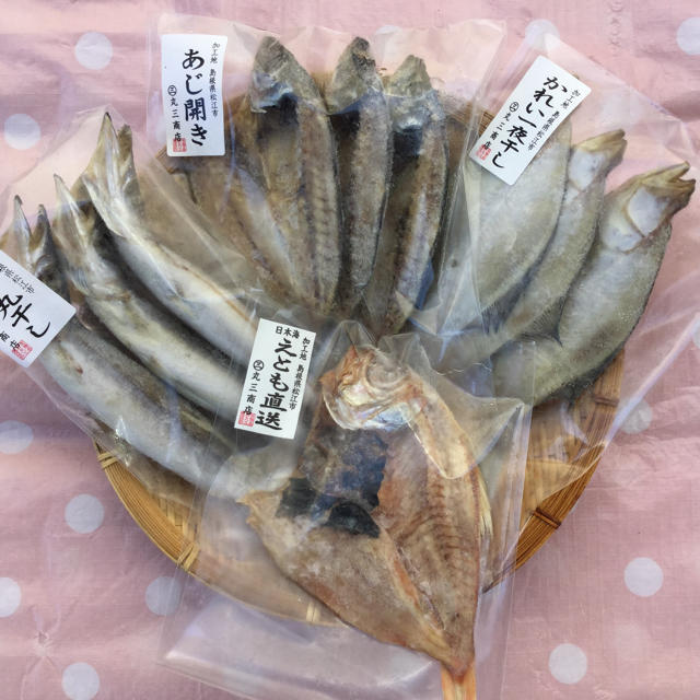 大人気‼️干物8種類セット×2セット✨傷もの、半端ものの詰め合わせです‼️ 食品/飲料/酒の加工食品(その他)の商品写真