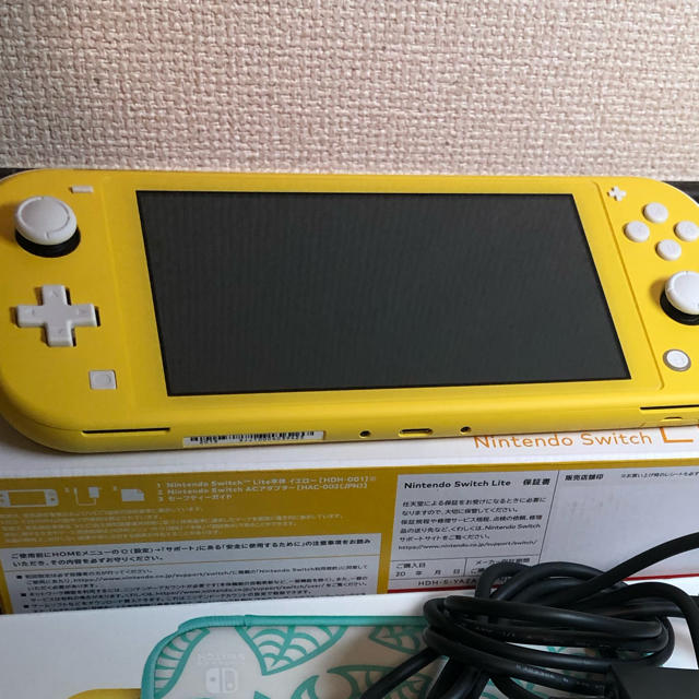 Nintendo Switch(ニンテンドースイッチ)のSwitch lite イエロー エンタメ/ホビーのゲームソフト/ゲーム機本体(携帯用ゲーム機本体)の商品写真