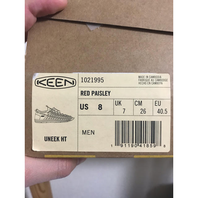 KEEN(キーン)のKEEN UNEEK 赤ペイズリー柄　新品未使用　26cm us8 メンズの靴/シューズ(サンダル)の商品写真