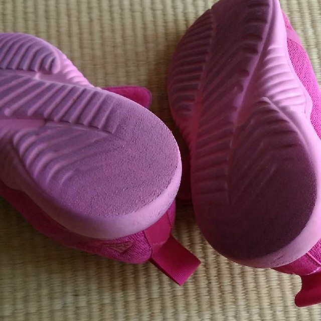 adidas(アディダス)のはんま様　アディダス　スニーカー キッズ/ベビー/マタニティのキッズ靴/シューズ(15cm~)(スニーカー)の商品写真