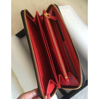 PRADA 長財布♡ブラック×レッド♡人気のバイカラーです!