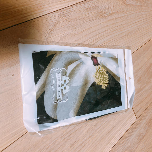 スカーフマスク　黒　サマースカーフ　冷感　フェイスカバー レディースのファッション小物(バンダナ/スカーフ)の商品写真