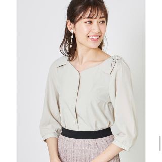 トッコ(tocco)のトッコクローゼット  ベージュ　ブラウス(シャツ/ブラウス(長袖/七分))