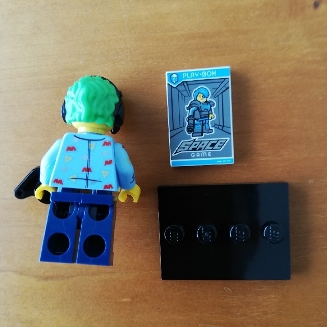 Lego(レゴ)のレゴ　ミニフィグシリーズ19　ビデオゲームのチャンピオンとプログラマー エンタメ/ホビーのおもちゃ/ぬいぐるみ(キャラクターグッズ)の商品写真