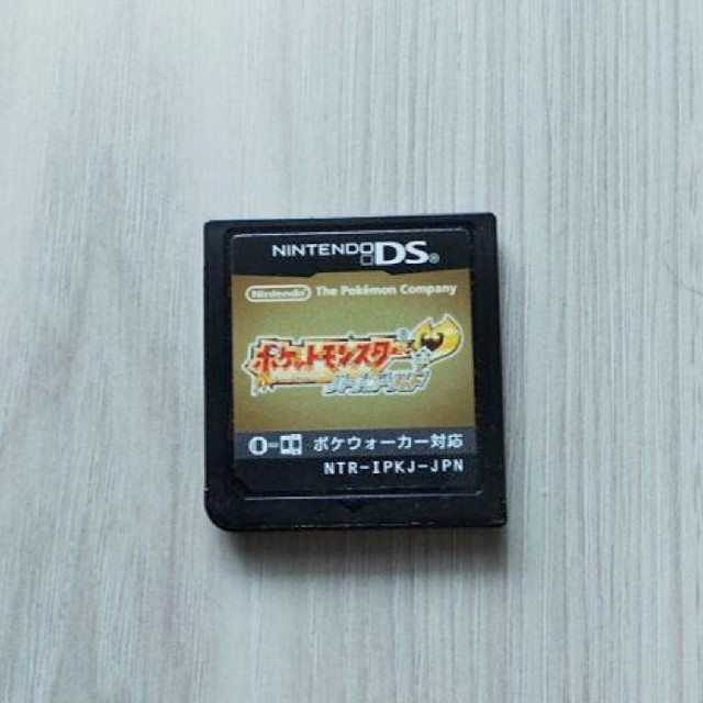 ニンテンドーDS(ニンテンドーDS)のポケットモンスター ハートゴールド エンタメ/ホビーのゲームソフト/ゲーム機本体(携帯用ゲームソフト)の商品写真