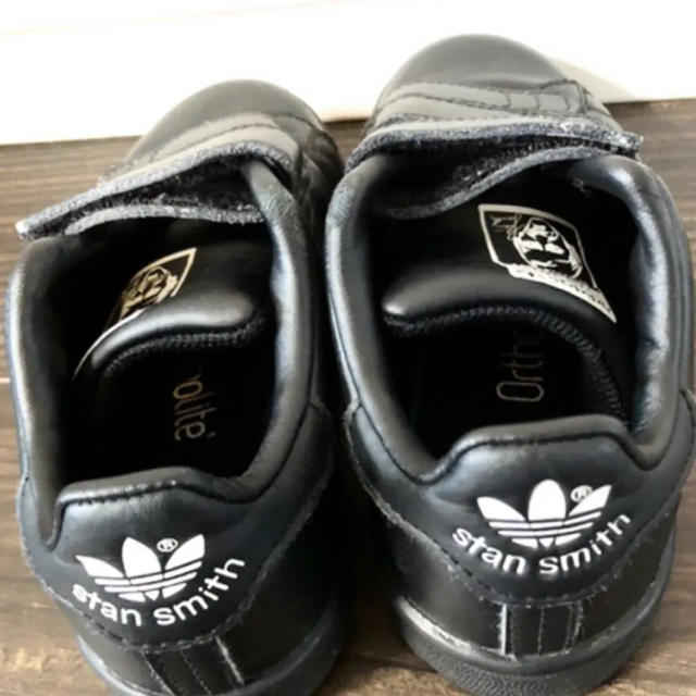 adidas(アディダス)のadidas stansmith キッズ　スニーカー  19㎝ キッズ/ベビー/マタニティのキッズ靴/シューズ(15cm~)(スニーカー)の商品写真