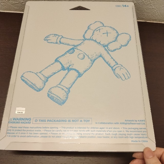 MEDICOM TOY(メディコムトイ)の正規品　Kaws Holiday Hong Kong エンタメ/ホビーのおもちゃ/ぬいぐるみ(キャラクターグッズ)の商品写真