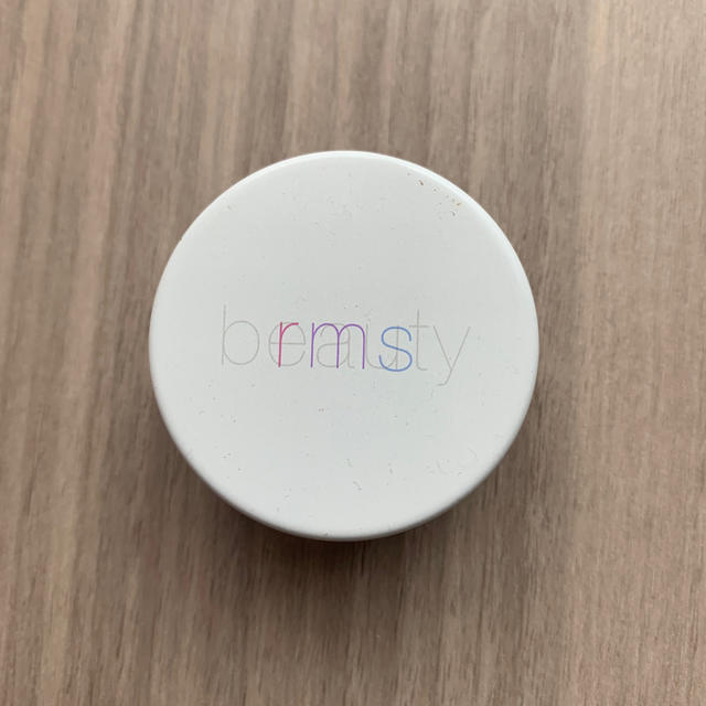 Cosme Kitchen(コスメキッチン)のrms beauty ルミナイザー コスメ/美容のベースメイク/化粧品(フェイスカラー)の商品写真