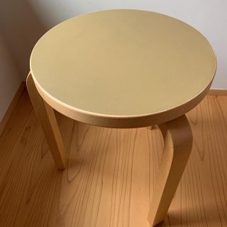 artek スツール60 3本脚 リノリウム 人気廃盤色オリーブ17の通販 by