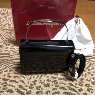 サルヴァトーレフェラガモ(Salvatore Ferragamo)のジルティナ様専用‼️  ［新品未使用品］サルヴァトーレフェラガモ エナメルバック(ハンドバッグ)