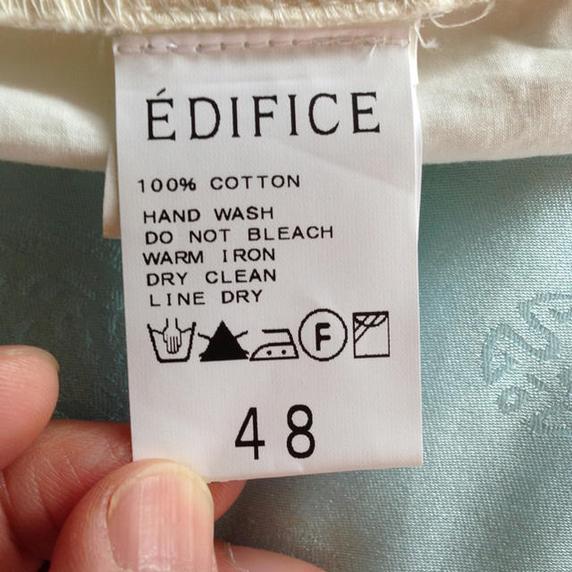 EDIFICE(エディフィス)の【未使用】EDIFICEこれからの季節にピッタリ白ハーフパンツ メンズのパンツ(ショートパンツ)の商品写真