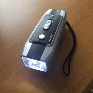 充電式LEDライト と 水電池付きLEDライト ２個セット(防災関連グッズ)
