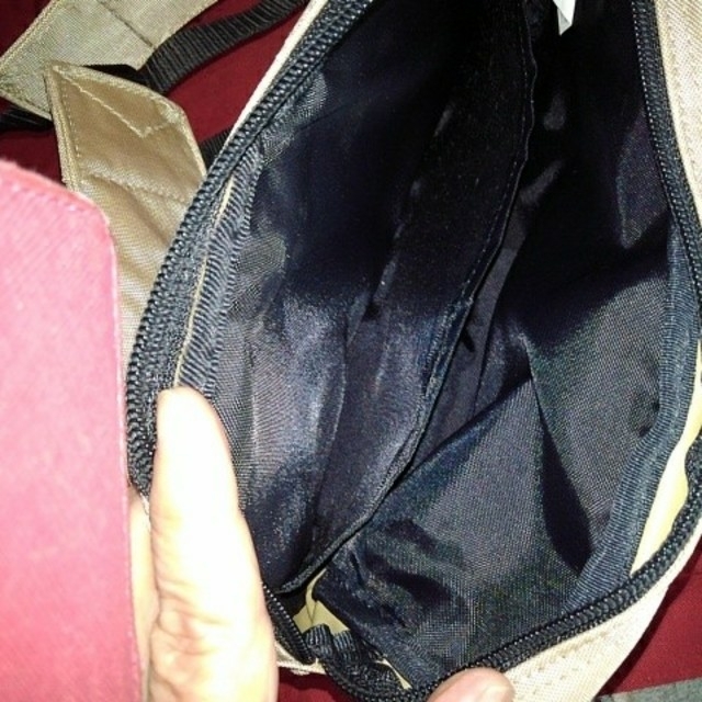 AIGLE(エーグル)のAIGLEウエストポーチベージュ メンズのバッグ(ウエストポーチ)の商品写真
