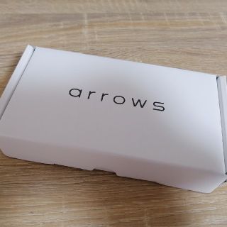 フジツウ(富士通)のarrows M05 ホワイト SIMフリー(スマートフォン本体)