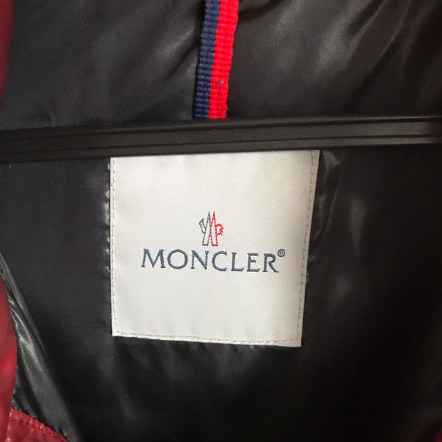 MONCLER(モンクレール)の【中古】モンクレール MONCLER レディースダウンジャケットTULSA3 赤 レディースのジャケット/アウター(ダウンジャケット)の商品写真